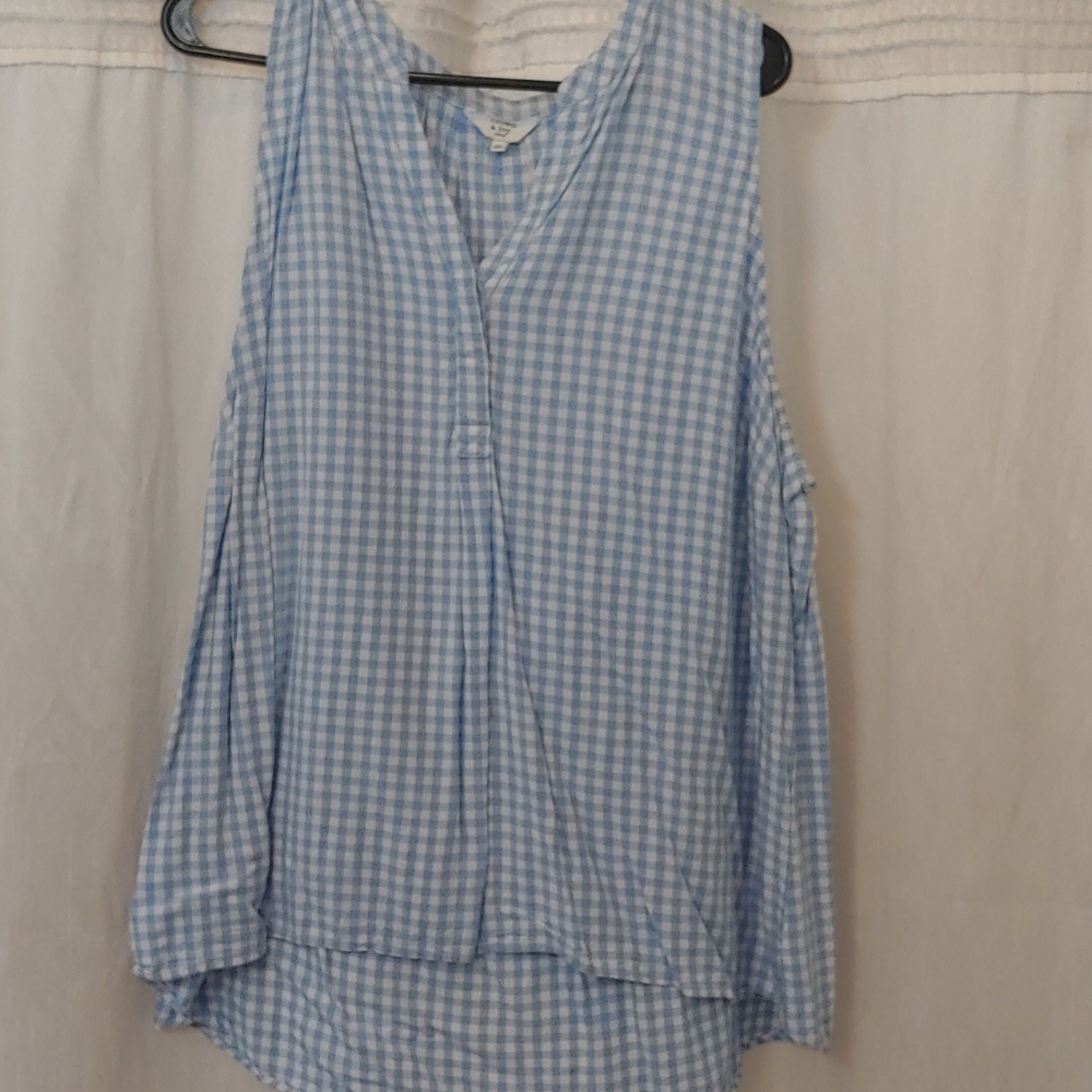 Crown & Ivy Curvy Gingham Top
